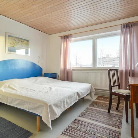 Stunning In W/ Sauna And 4 Bedrooms *