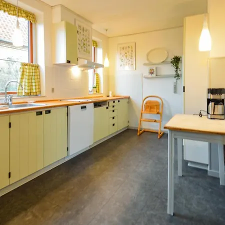 Stunning In W/ Sauna And 4 Bedrooms Ferienhaus Bandholm